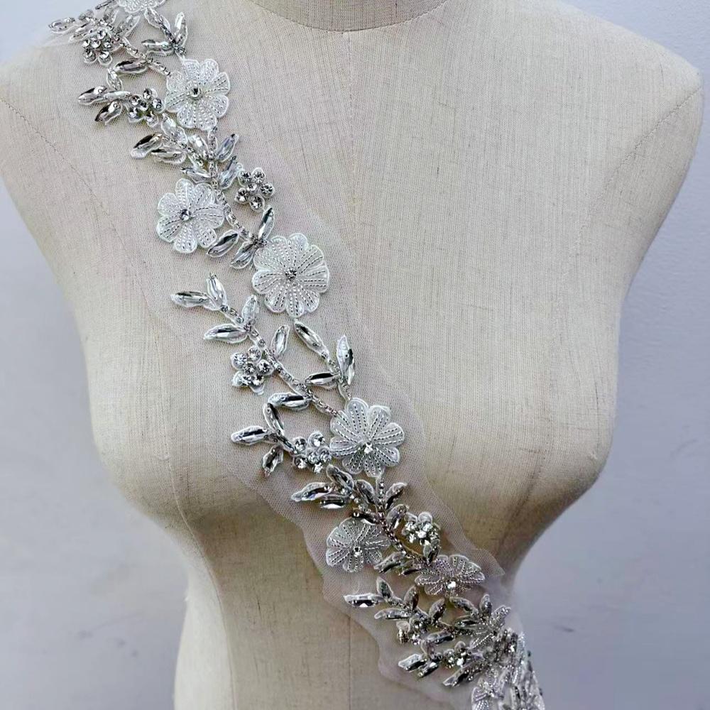 RM-802 Hot Sale Beaded Rhinestone Flower Lace Applique Trim Sewing Motif Embroidery