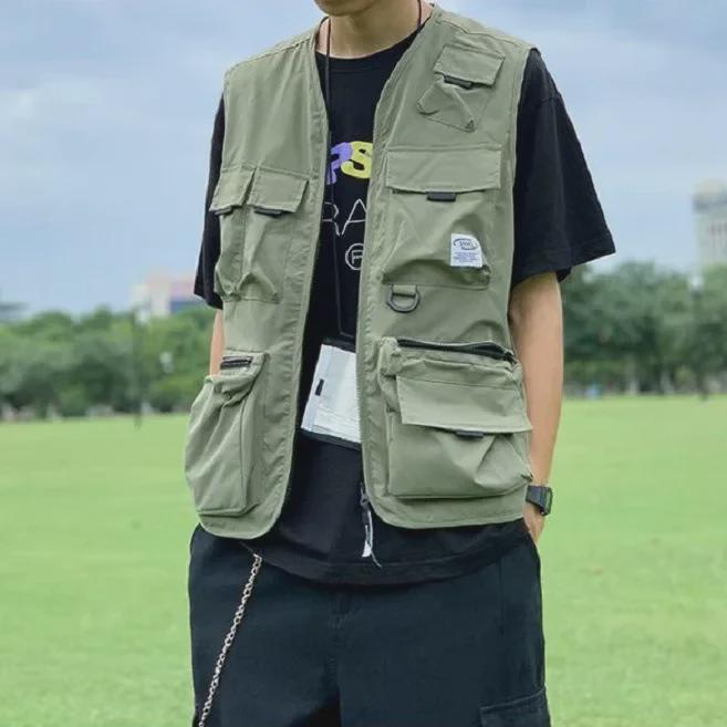 Модный жилет без рукавов унисекс с множеством карманов — осень 2023 г. в корейском и японском стиле