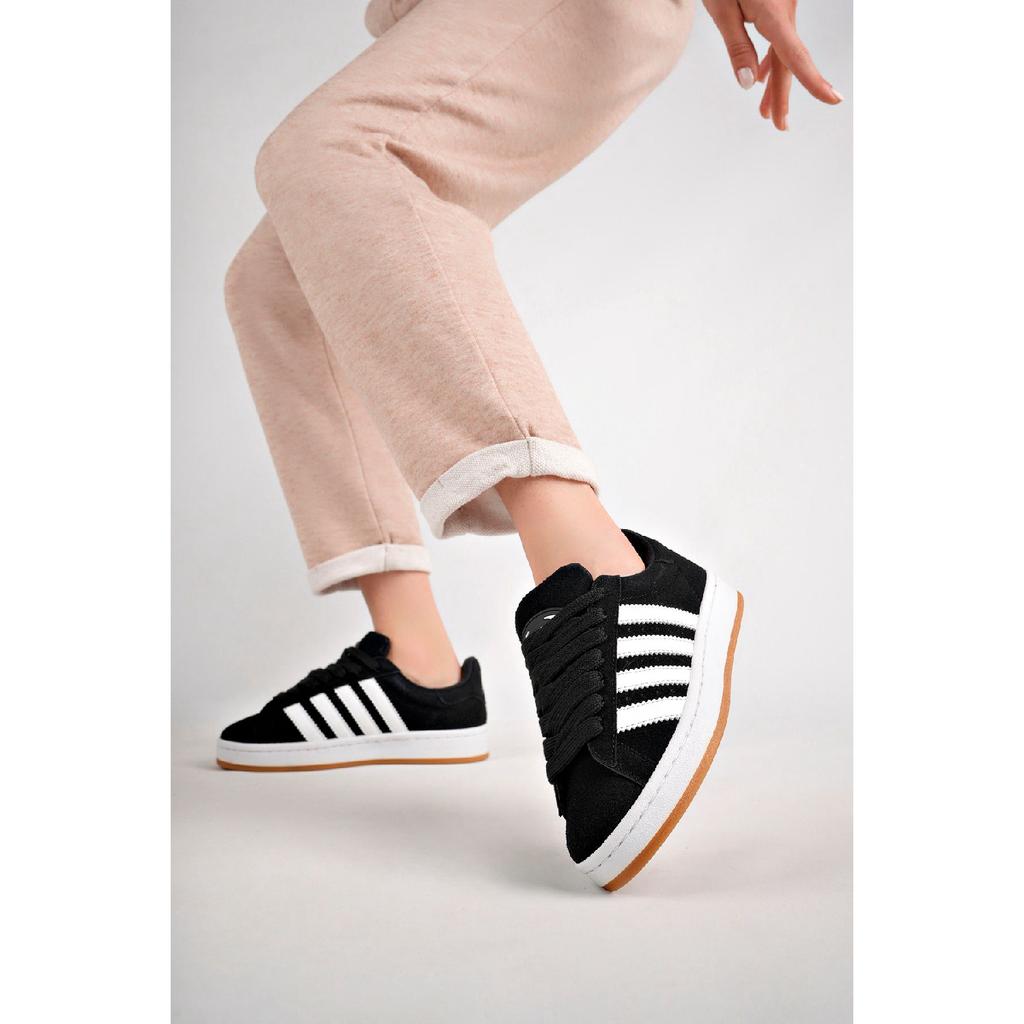 Спортивные кроссовки черные белые