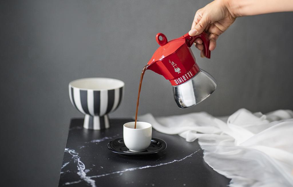 Bialetti Moka Induction Exclusive Red 2-Cup Coffee Maker, Induction Compatible & Stovetop Compatible (Coffee Maker, Espresso Maker, Mocchinetta)