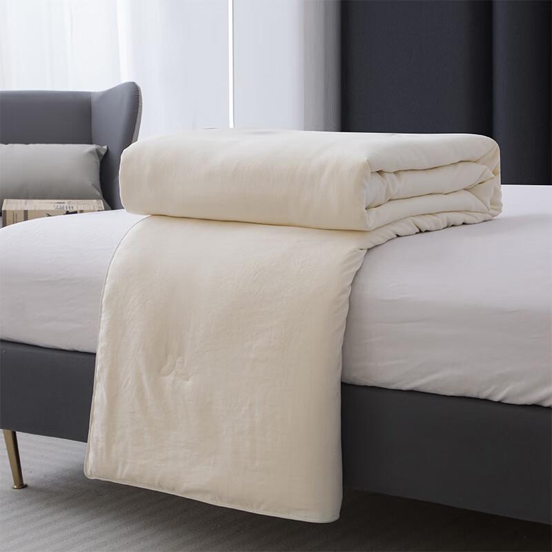Одеяло из тутового шелка с ионами серебра MUJI HOME