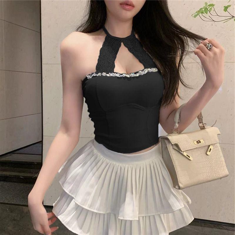 Элегантная майка с кружевной отделкой и нагрудными вкладышами для всех сезонов