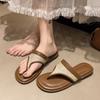2025 Женские шлепанцы на плоской подошве из искусственной кожи, легкие шлепанцы с перемычкой для пальца, летние женские пляжные сандалии с нескользящей подошвой