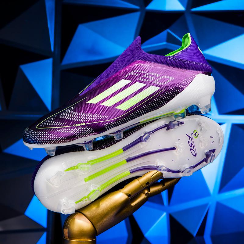 New Luo football shoes, boys and girls, girls, broken nails and spikes, competition training football shoes