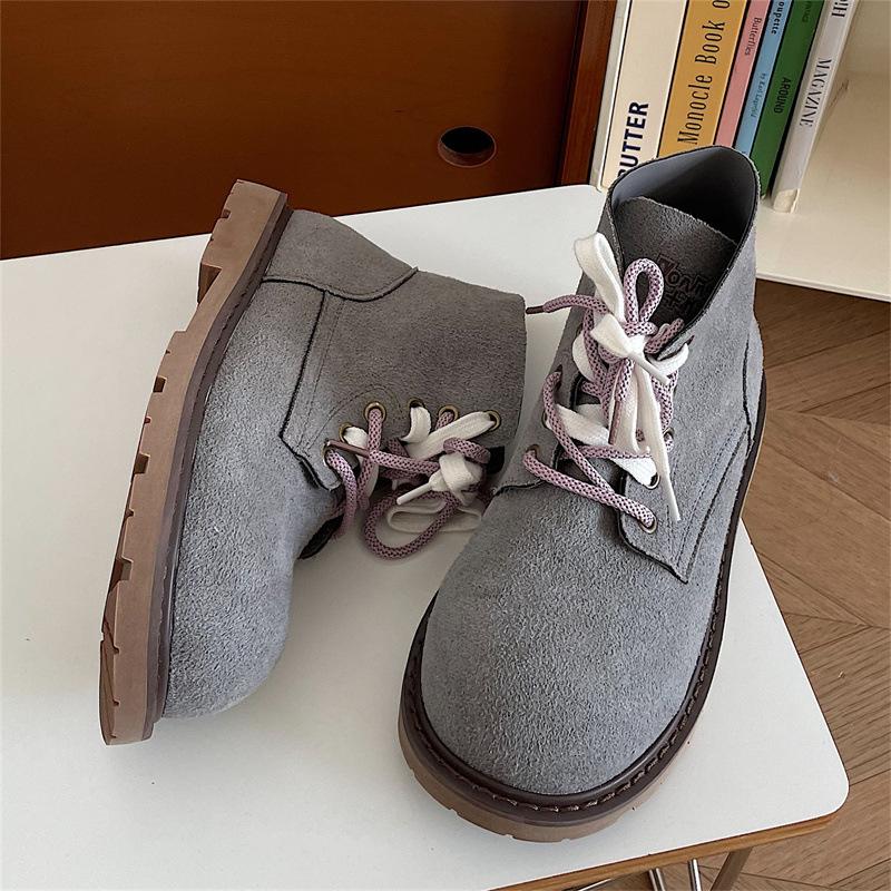 Модная обувь Comemore Ретро ботинки на плоской подошве для женщин Замшевые на шнуровке Мода 2025 Осенняя обувь Готика Однотонные Челси Круглый носок Женские ботильоны