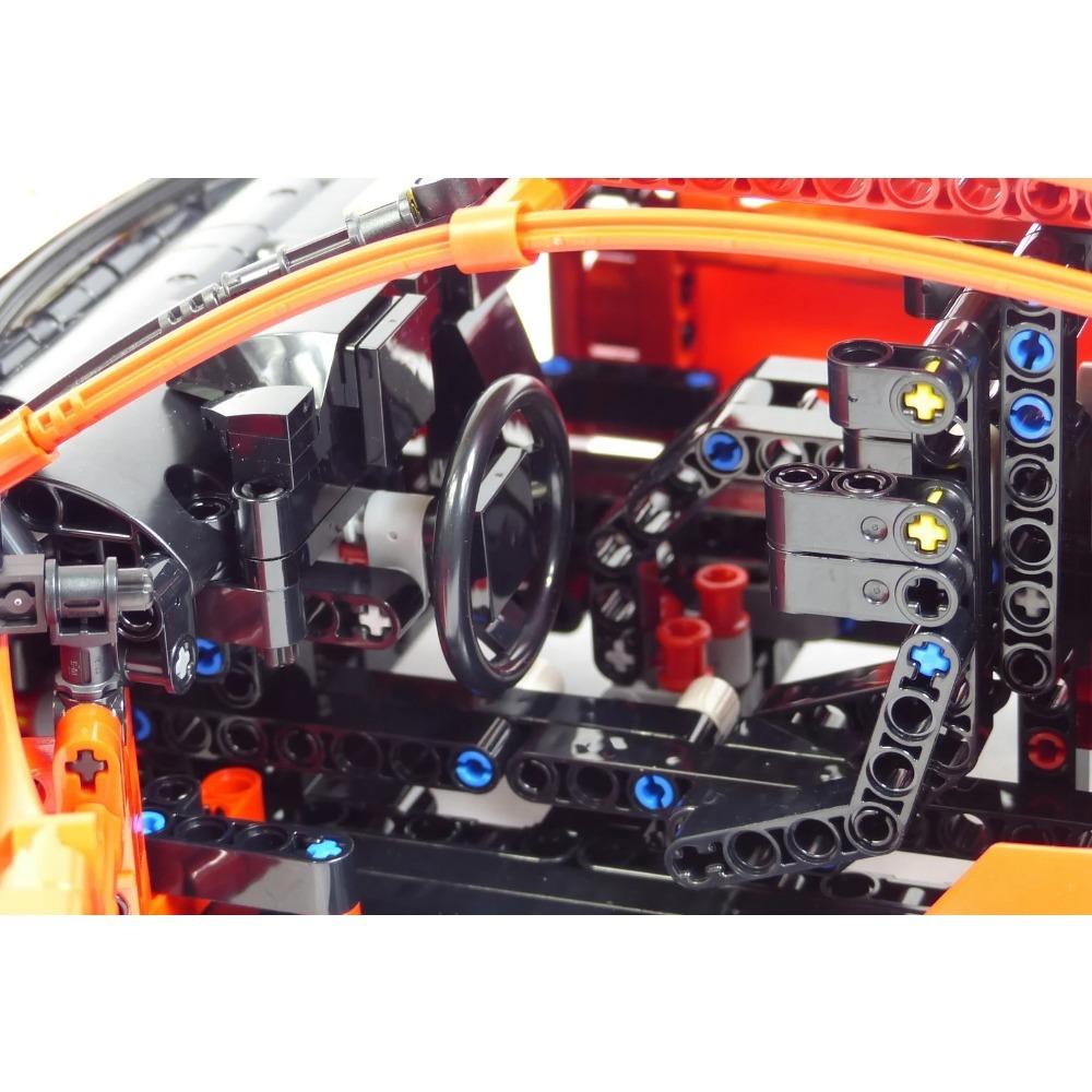 1684PCS Technical 488 GTE Champion GT Performance 1:8 Scale Racing Car Model Building Kits Sport Car Toy 42125 Collectible Decor