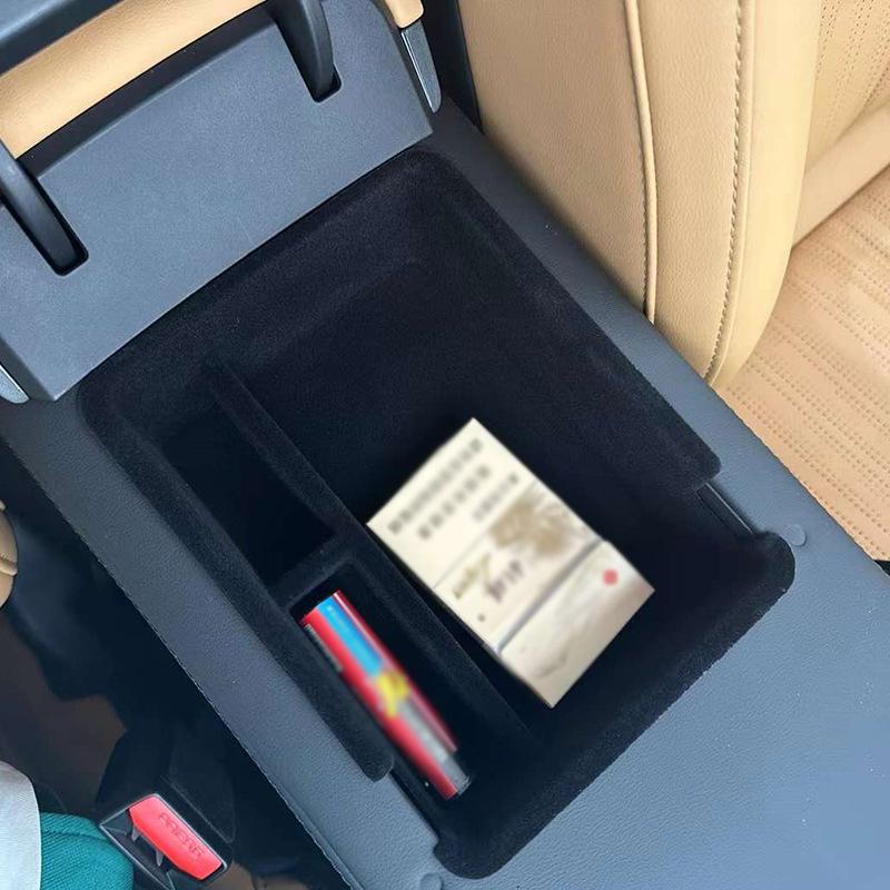 Suitable for Geely Galaxy L7 central control armrest box storage box storage box car accessories modification accessories