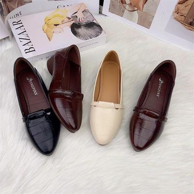 Мягкая кожа мелкий вырез мягкая подошва туфли-лодочки женские 2025 лето новые остроносые маленькие кожаные туфли толстый каблук универсальные лоферы на одном педале