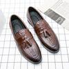 Мужская обувь большого размера новая повседневная кожаная обувь модная британский стиль лоферы на ногу на одной педали с бахромой маленькие кожаные туфли