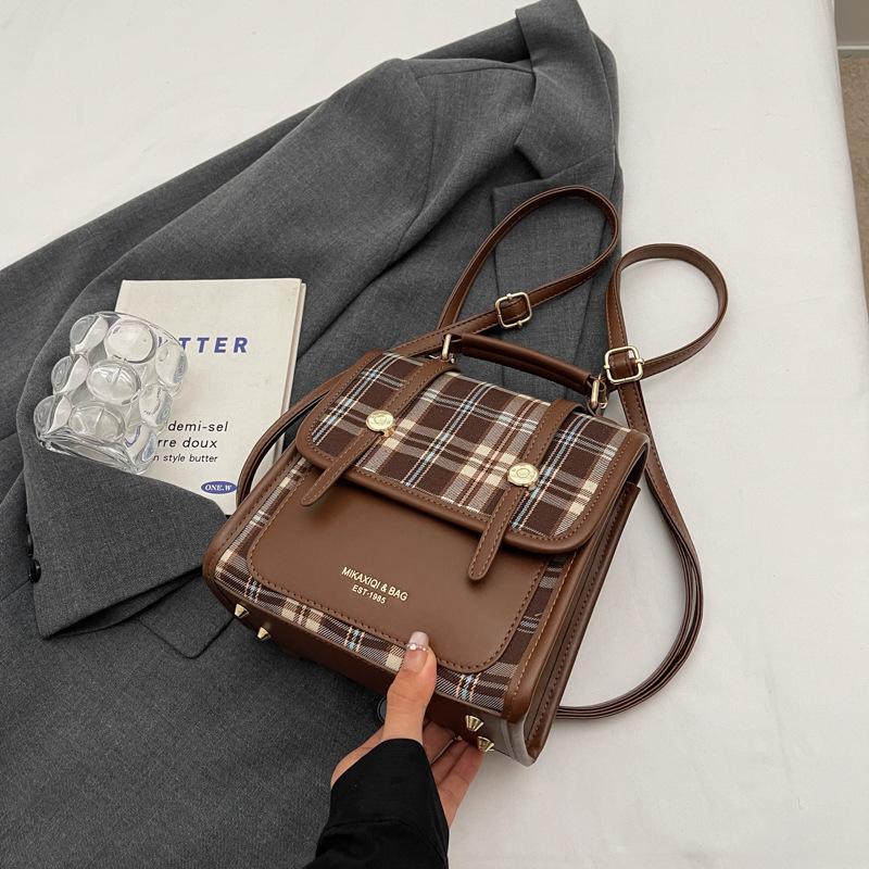 Ретро клетчатый рюкзак женский модный нишевый дизайн 2025 новый повседневный уличный тренд школьный рюкзак для путешествий