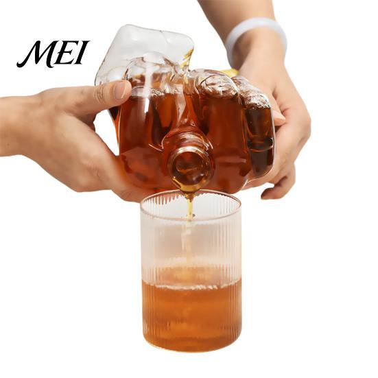 Party Drinkware Essentials Middle Finger Whiskey Decanter, 1000ml Glass Fist Dispenser with Stopper, Father's Day Present Unique Hand Shape