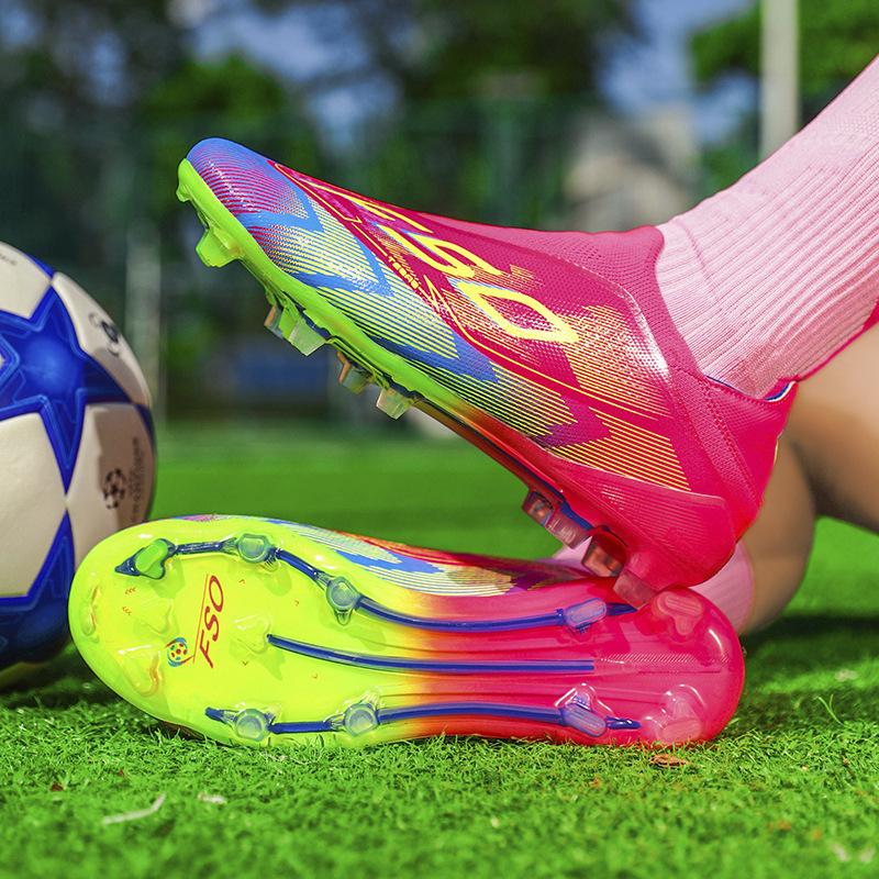 New Luo football shoes, boys and girls, girls, broken nails and spikes, competition training football shoes