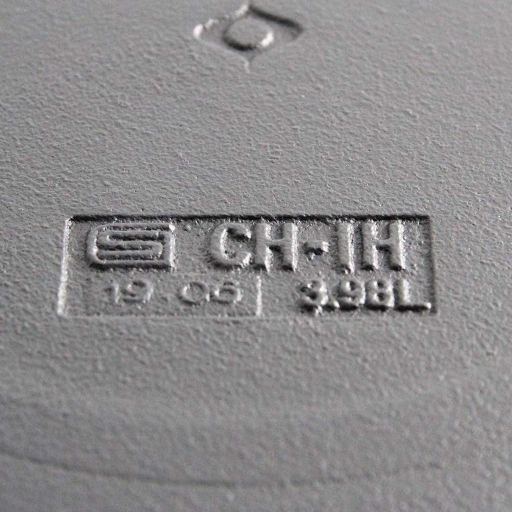 Глубокий чугунный горшок Sori Yanagi Nanbu Ironware, сочетающий в себе простой дизайн, высокую прочность, удобную крышку и практичность. Сделано в Японии. Ручка IH.