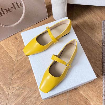 Французские желтые кожаные туфли Мэри Джейн, женские 2025: Маленький квадратный носок, ремешок, массивный каблук, универсальный стиль.