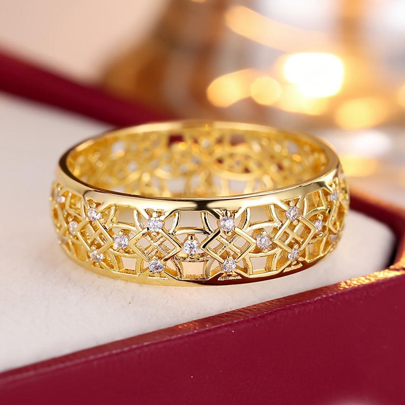 Retro court style hollow pattern ring, yellow gold diamond geometric ring, temperament versatile index finger ring