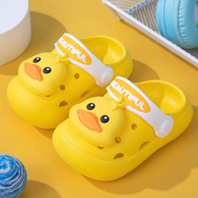 Cute cartoon non-slip children's clogs, boys' and girls' sandals, parent-child soft-soled home breathable wear-resistant closed-toe shoes