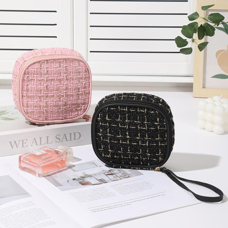 Portable Women'S Mini Cosmetic Bags Girls Makeup Lipsticks Storage Pouch Sanitary Pads Data Cables Organizer Small Bag Luxury
