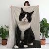 Универсальное мягкое фланелевое одеяло на четыре сезона - с рисунком черной и белой кошки, удобное покрывало для дивана, кемпинга