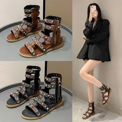 Мода 2024 Лето Женские Сандалии Повседневная Плоская Обувь Простой Стиль Мода Дизайн Заклепки Прогулки И Шоппинг Большой Размер 40