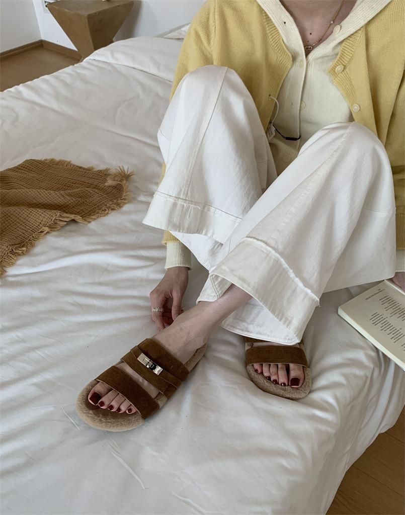 2025 new autumn and winter plush shoes casual outer wear thick-soled color matching one-word women's slippers