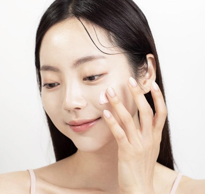 AHC Aura Secret Тонирующий крем SP30 PA++ 30г / Сияние и увлажнение