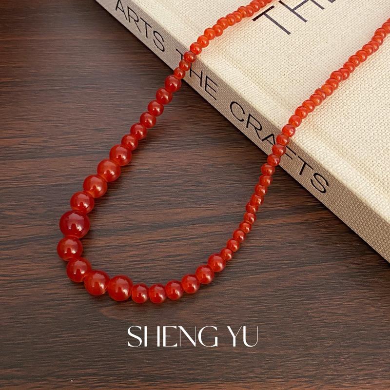 Medieval vintage retro fashion niche simple red beaded necklace can be stacked temperament versatile women's necklace