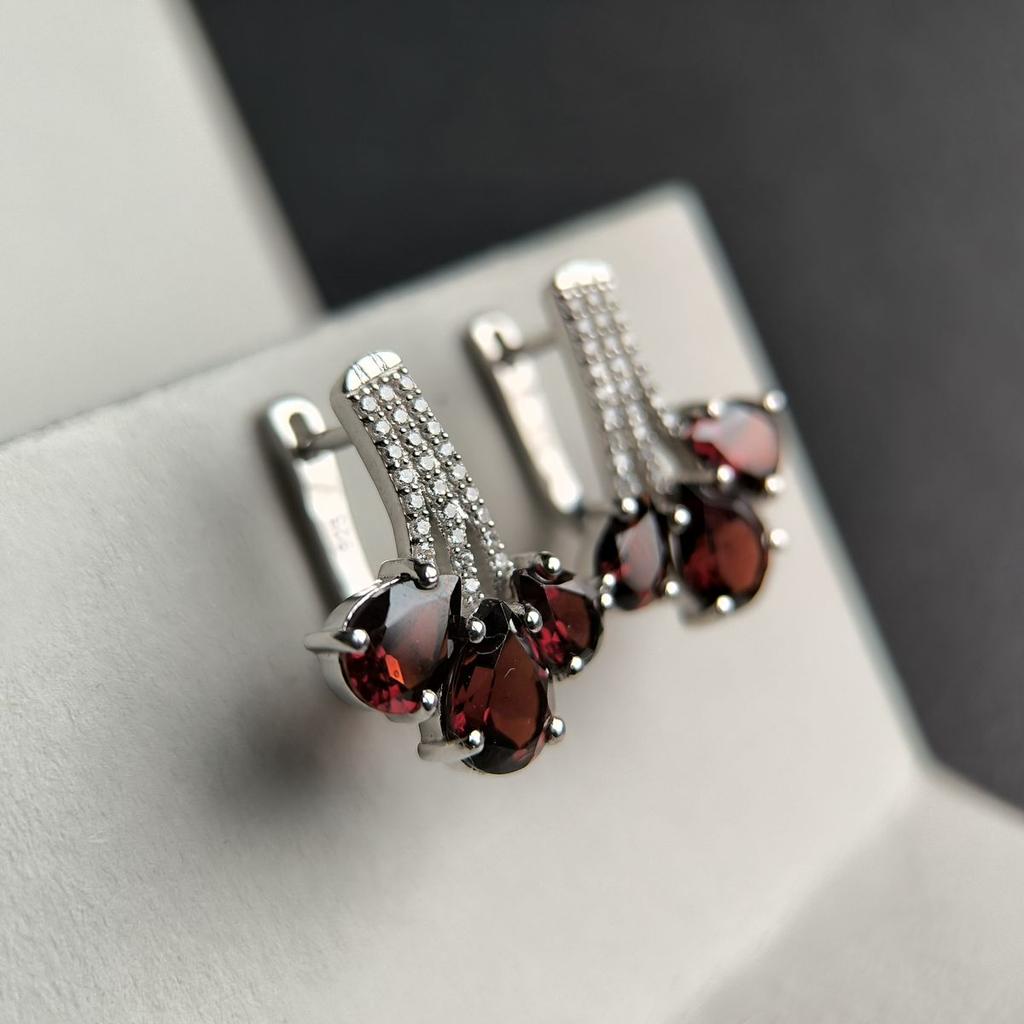 Серебряные серьги с натуральным гранатом 8.463ct (2182252)