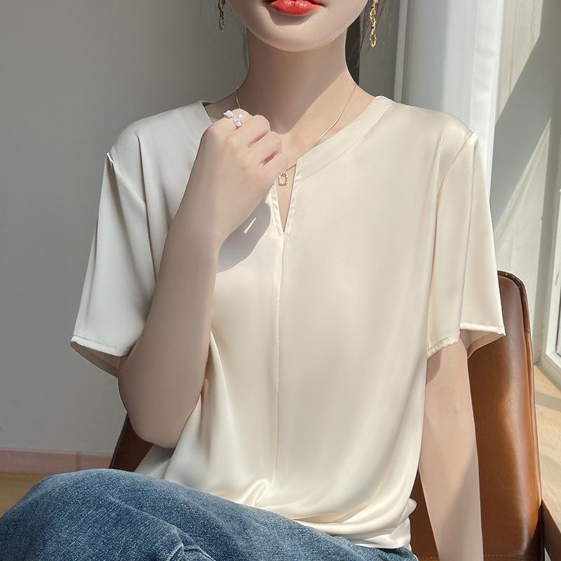 Summer V-neck Short-sleeved T-shirt for Women, Solid Color Loose, Slimming, Stylish, Lustrous and Elegant Base Layer