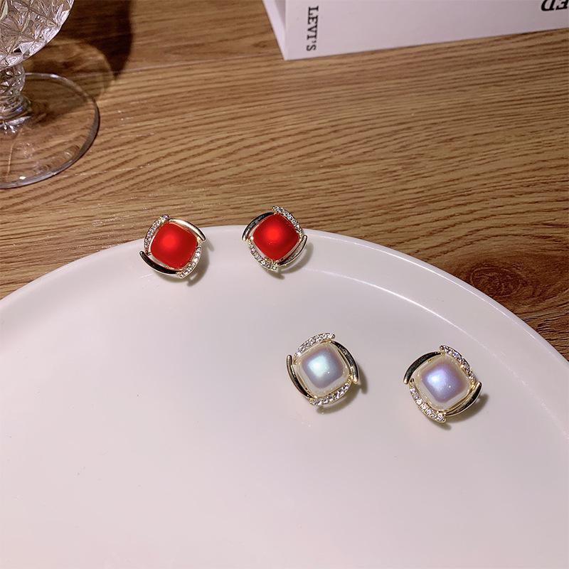 Серьги-гвоздики с жемчугом, корейская мода, из серебра 925 пробы, для женщин, ювелирные изделия, 2026, трендовые, новые, винтажные, французские, женские, с кристаллами