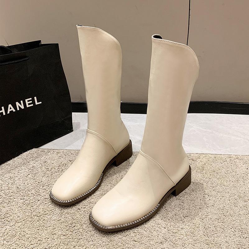 European and American Design Sense Mid Length Boots: New Fall 2024 High Rise Soft Leather Versatile Mid Length Single Boot Traf