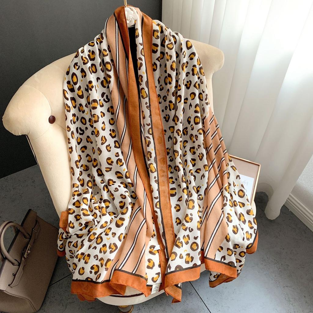 Korean New Leopard Print Cotton Linen Hand Scarf Winter Cold Protection and Fashionable Decorative Scarf Long Shawl
