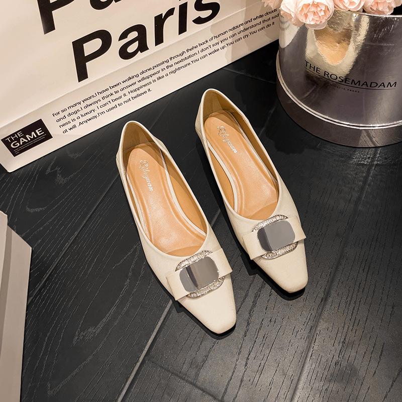 Thick heel shallow mouth single shoes 2025 new spring and autumn French low heel shoes soft leather small square head not tired feet high heels