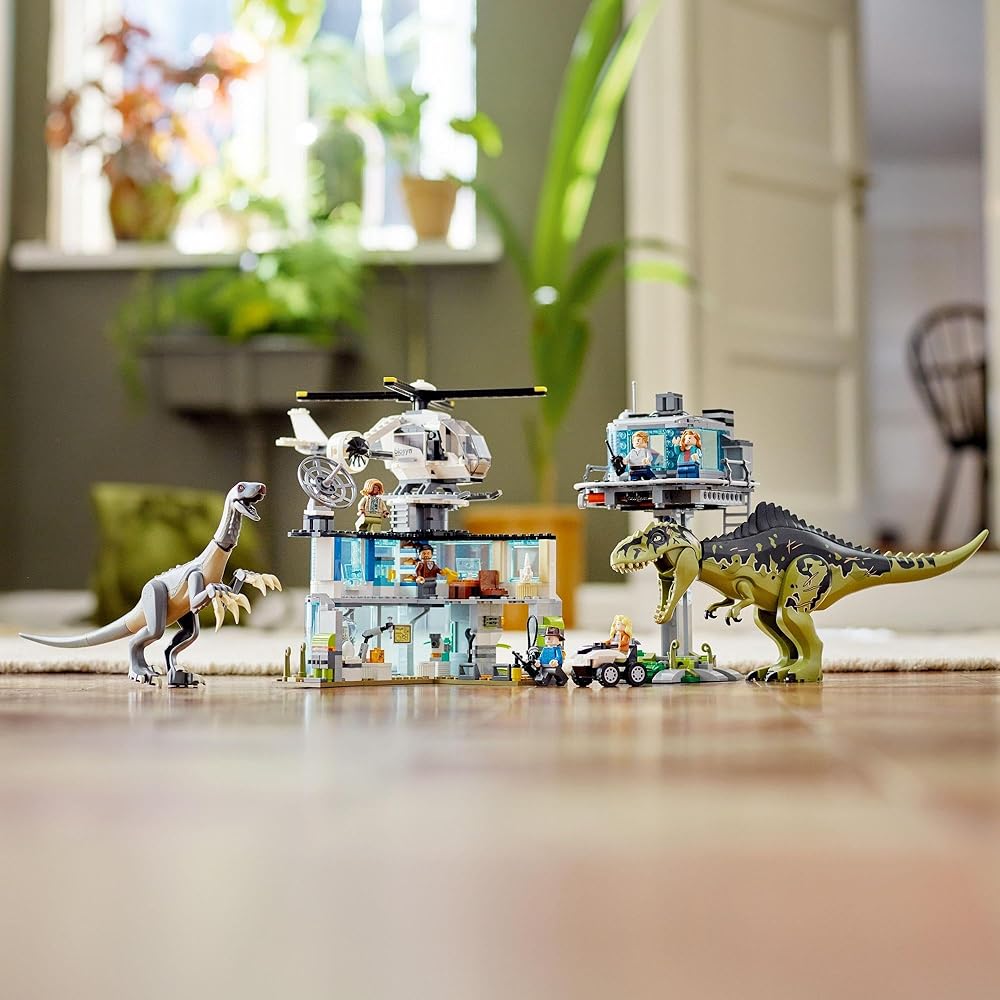 Конструктор LEGO Jurassic World Атака Гиганотозавра и Теризинозавра для детей 9-11 лет