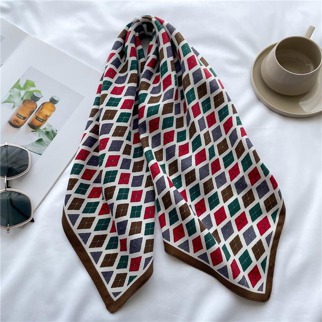 Дизайнерский велюровый квадратный шарф для женщин, шейный платок, галстук, модный маленький клетчатый шарф для волос на запястьях, новый платок, бандана 