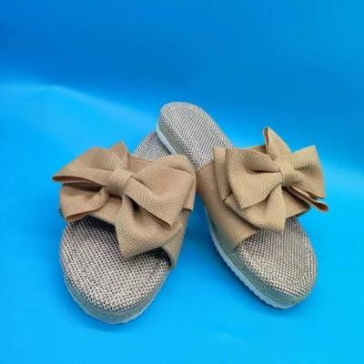 Модная обувь для женщин 2024 горячая распродажа женские шлепанцы с открытым носком летние с бантом однотонные на мягкой подошве легкие повседневные плоские удобные шлепанцы
