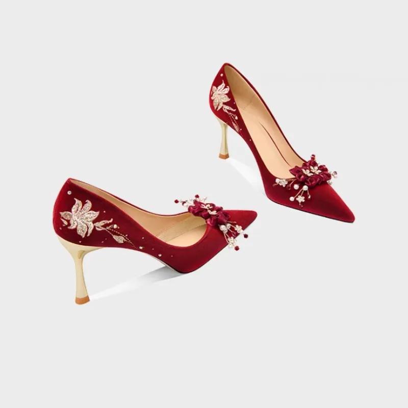 Мода Женская Мода Туфли на Тонком Каблуке Весна Новые Острый Носок Мелкий Вырез Замша Цветы Противоскользящие Износостойкие Свадебные Туфли