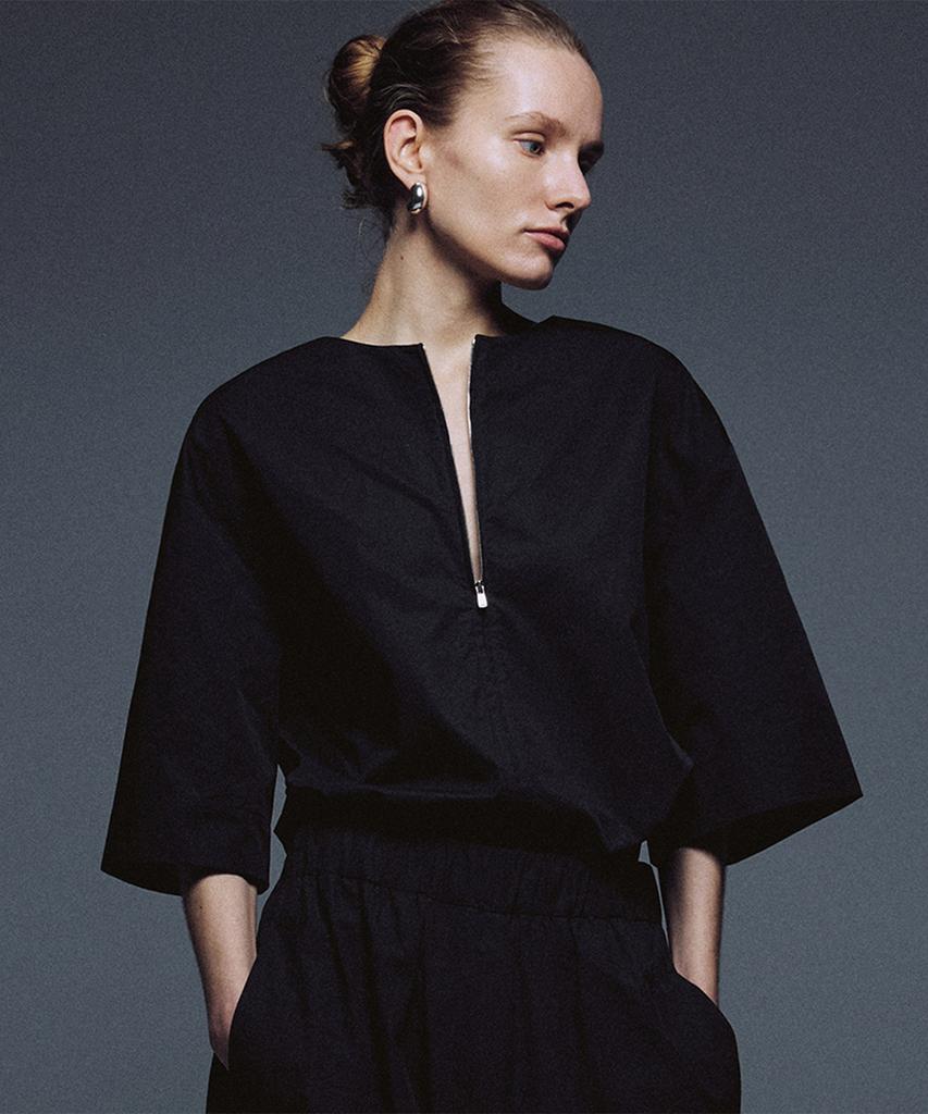 UMARMUNG Extra Long Staple Cotton Zipper Front Pullover_Black