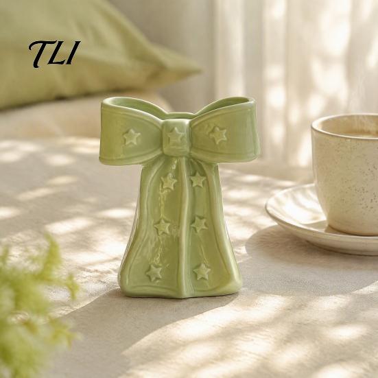 Delicate Desktop Decoration Ceramic Bow Vase with Star, Decorative Flowers Vase, Creative Flower Dried Holder Arrangement for Living Room Table