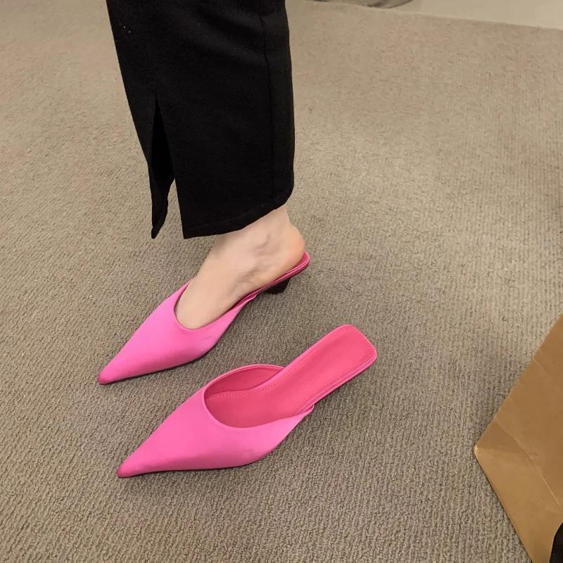 Модные новые роскошные женские мюли-тапочки с острым носком, модные женские элегантные сандалии для платья конфетных цветов на квадратном низком каблуке, обувь-слайды