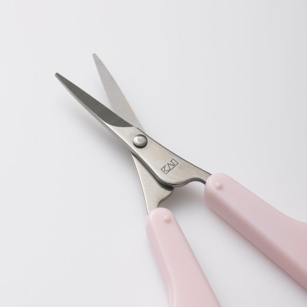 KAI Cutting Scissors with Slim for Eyebrows and Unwanted Hair Thin-Blade Cap, Blade, Pink, (KQ3104)