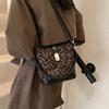 Hand Carrying Fashionable Bucket Bag Women's 2025 New Trendy Leopard Print Shoulder Bag Simple Casual High-end Women's Bag