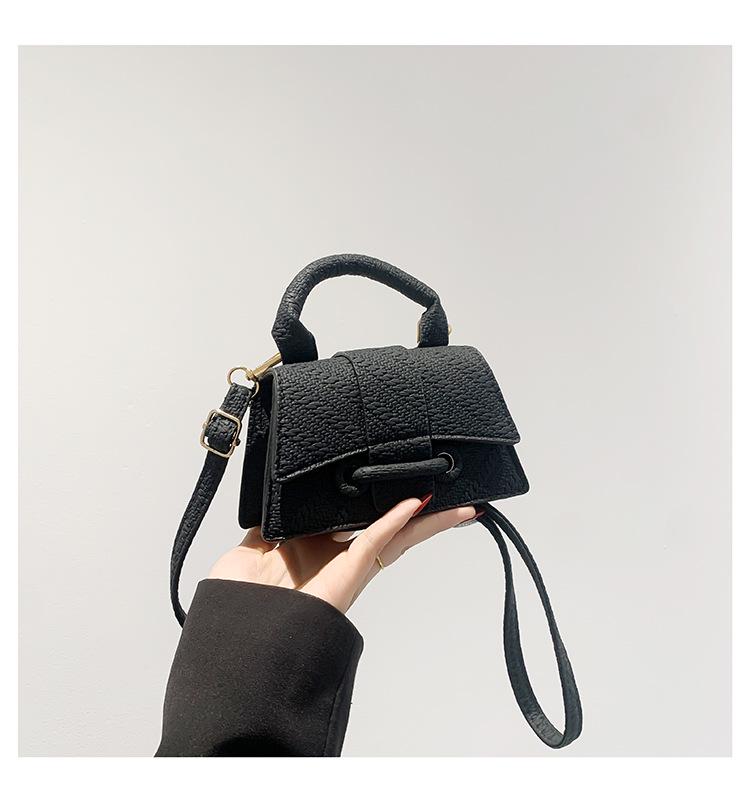 2024 Девичья Мини-сумочка: Новый весенне-летний кошелек-кроссбоди для монет, горячо продаваемая квадратная сумка для женщин