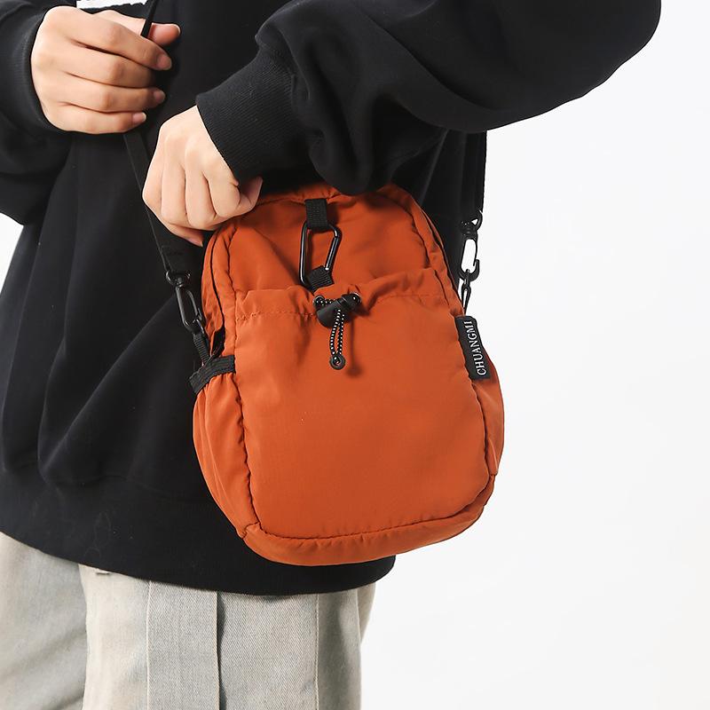 Niche Fashion Trend Повседневная плиссированная спортивная сумка на одно плечо с завязками Новая модная квадратная сумка