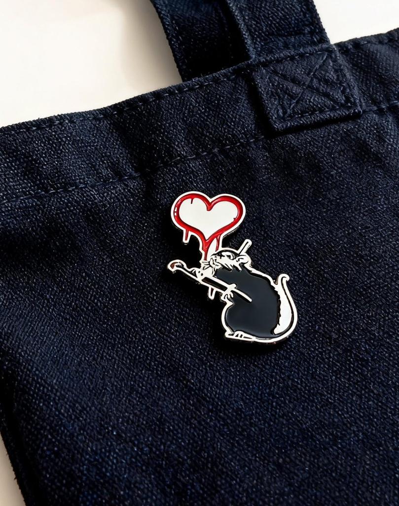 Tarutaru Badge for Banksy Heart and Mouse Pin Badge Communicator Alloy Brooch Costume Accessory Gift Boys Girls Unisex with Clasp