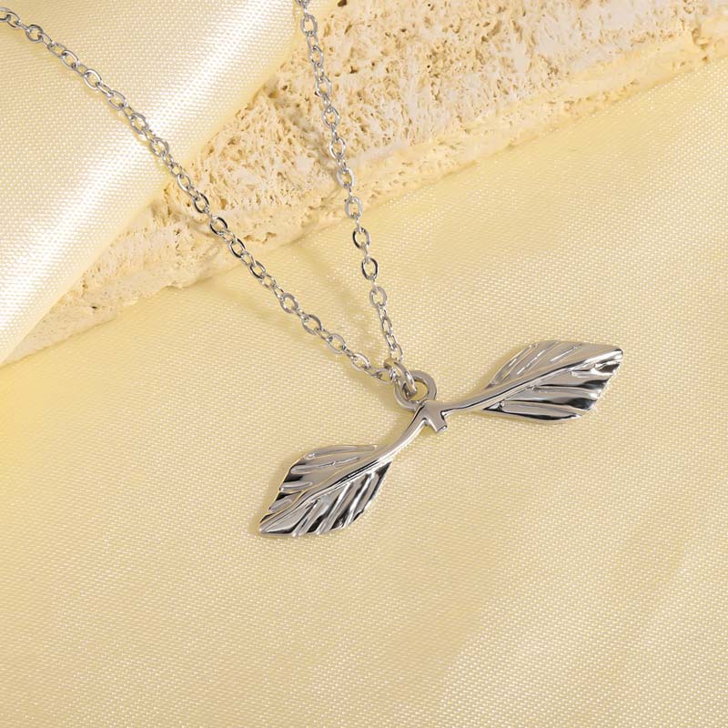 Stainless Steel Geometric Leaf Pendant Necklace for Women Trendy Gold Color Texture Choker Necklace Unique Jewelry Accessories