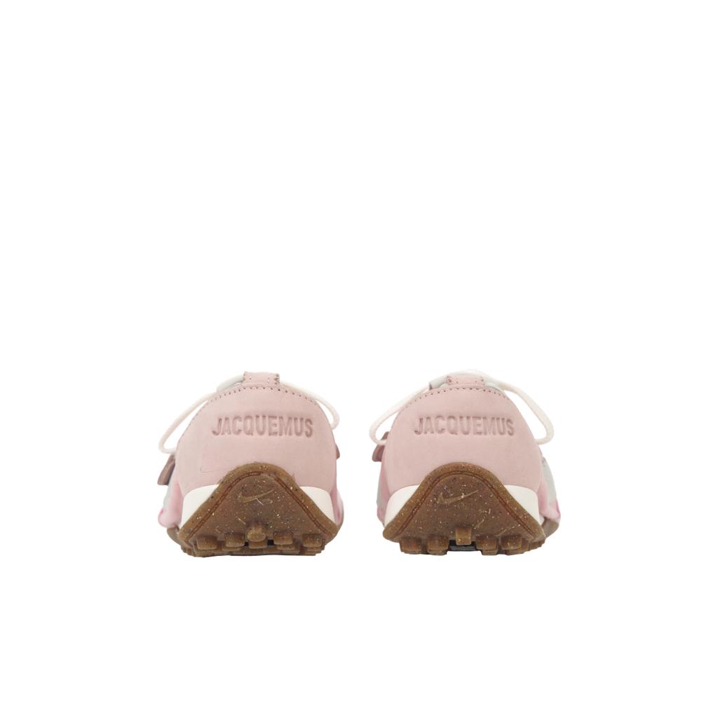 Jacquemus x Nike Moon Shoe SP Алюминиевый Розовый Женские Кроссовки Sail-University-Red HV8547-601