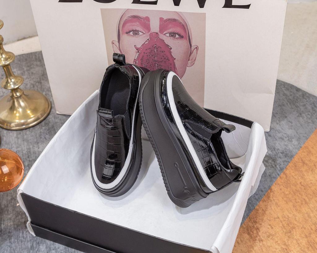 Женские туфли-слипоны на толстой подошве на британской платформе весна/осень 2024 г.