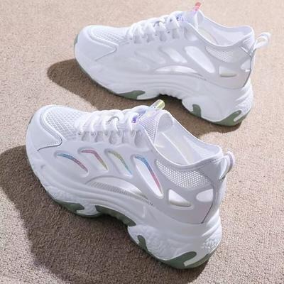 2025 новые летние туфли для папы из тонкой сетки, женские спортивные туфли, увеличивающие рост, универсальные повседневные туфли с толстой подошвой, маленькие белые туфли из сетки