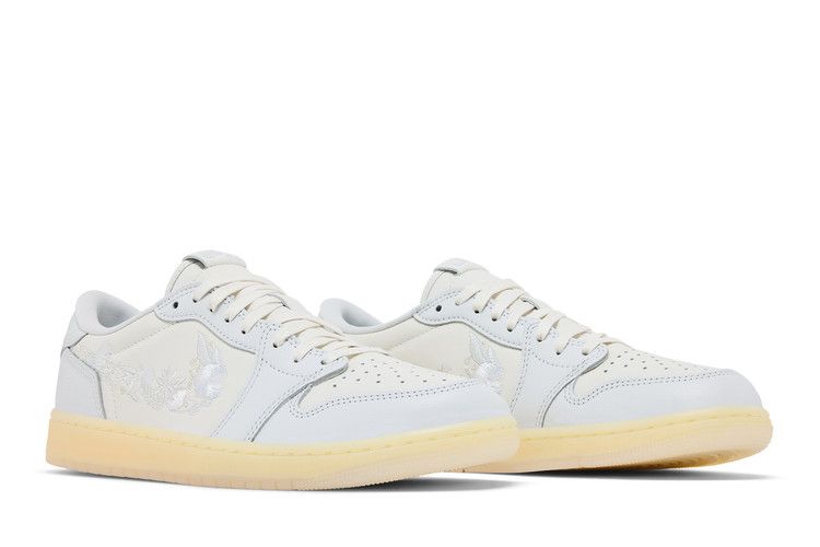 Men's Sneakers Nike Jordan 1 Retro Low OG Rabbit Floral Swoosh Sail/Off-White/Coconut Milk