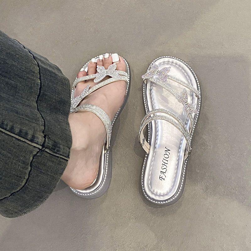 Лето 2024 года, новые красивые высококачественные пляжные сандалии на плоской подошве, темпераментные женские туфли, французские маленькие ароматные тапочки